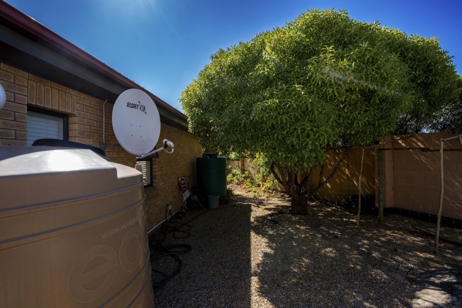 4 Bedroom Property for Sale in Myburgh Park Western Cape